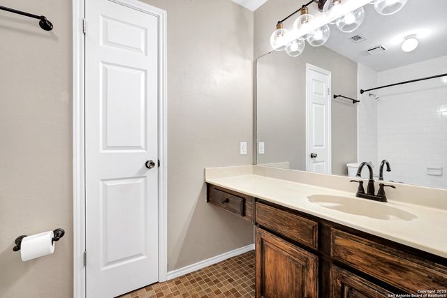 6050 Broadmeadow, San Antonio, TX 78240