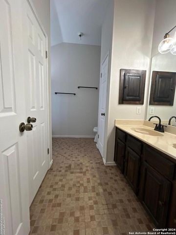 6050 Broadmeadow, San Antonio, TX 78240