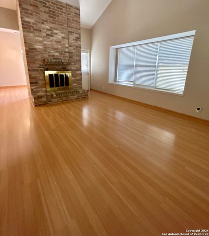 6050 Broadmeadow, San Antonio, TX 78240