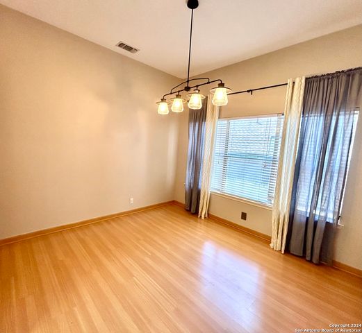 6050 Broadmeadow, San Antonio, TX 78240