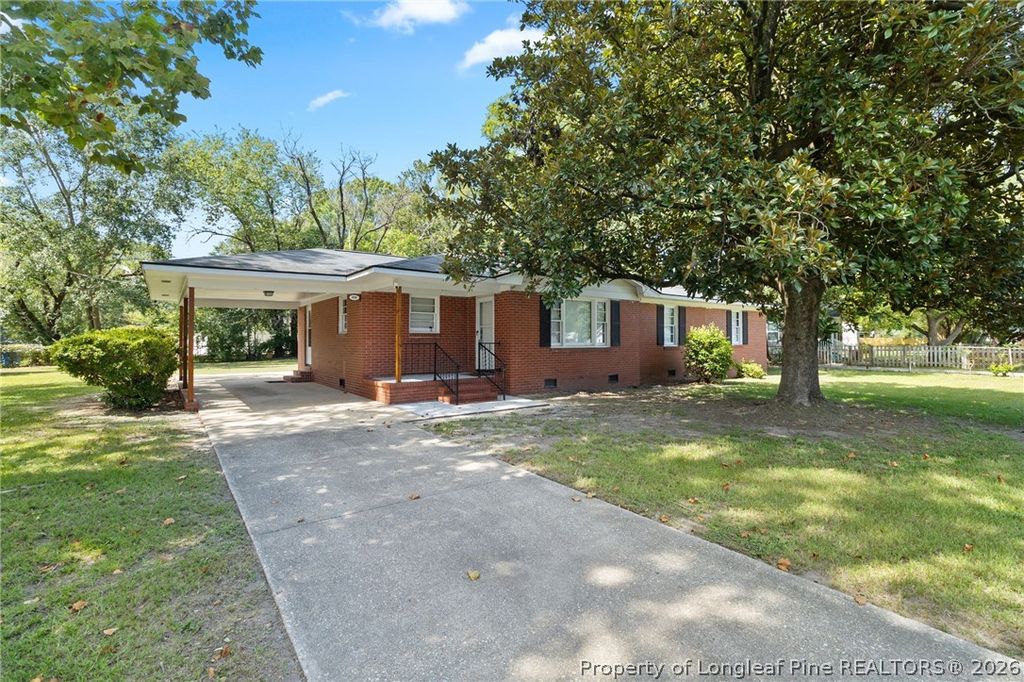 808 Hemlock Drive, Fayetteville, NC 28304 — exterior