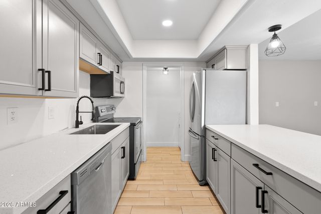 3101 W LOMA Lane, Phoenix, AZ 85051