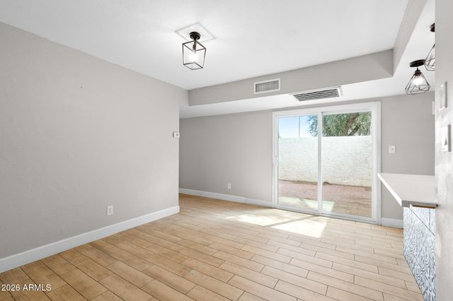 3101 W LOMA Lane, Phoenix, AZ 85051