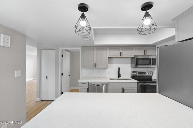 3101 W LOMA Lane, Phoenix, AZ 85051