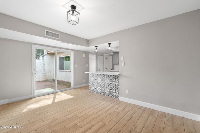 3101 W LOMA Lane, Phoenix, AZ 85051