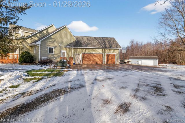 5163 Country Squire Road, Dryden Township, MI 48428