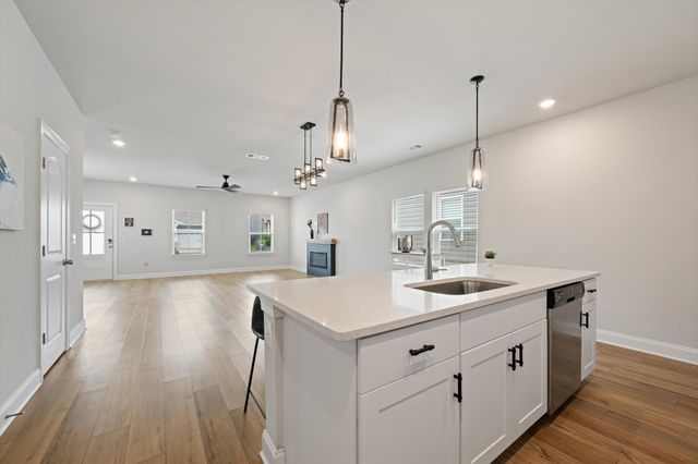 1337 Carriage Park Dr, Hermitage, TN 37076