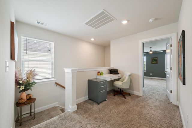 1337 Carriage Park Dr, Hermitage, TN 37076