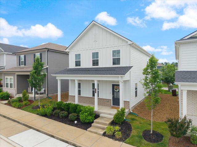 1337 Carriage Park Dr, Hermitage, TN 37076