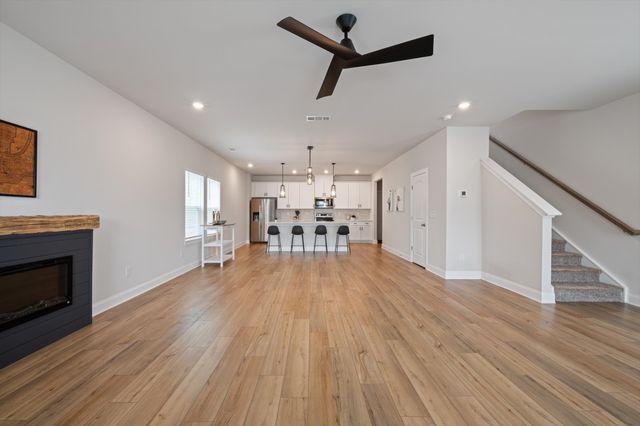 1337 Carriage Park Dr, Hermitage, TN 37076