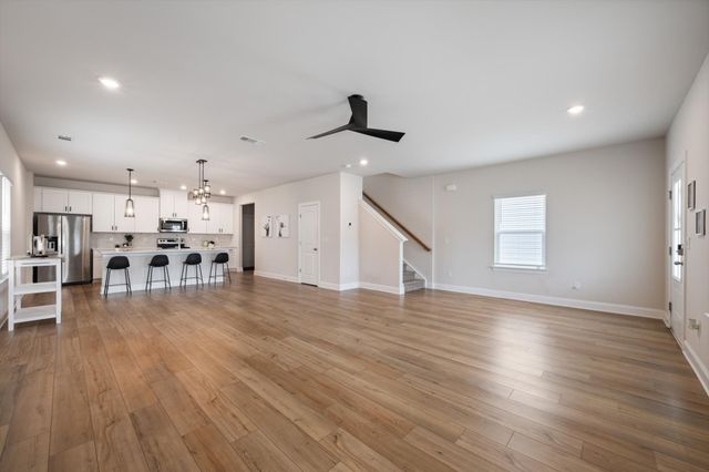 1337 Carriage Park Dr, Hermitage, TN 37076