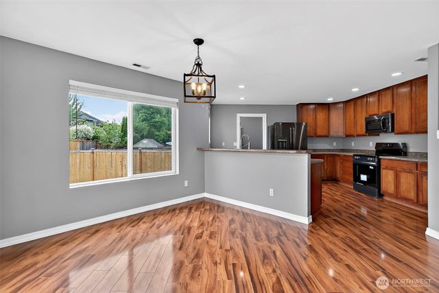 9430 185th Street Ct E, Puyallup, WA 98375