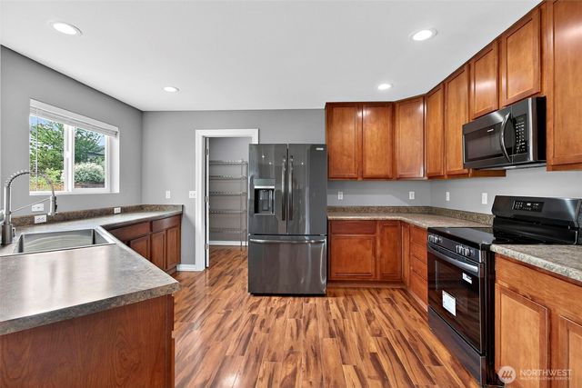 9430 185th Street Ct E, Puyallup, WA 98375