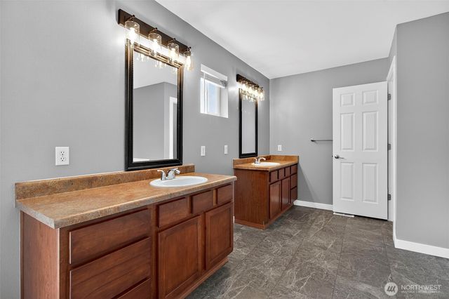 9430 185th Street Ct E, Puyallup, WA 98375