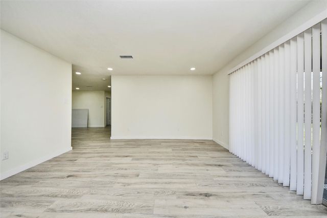 5442 Airport Boulevard, Houston, TX 77048