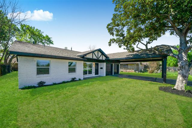 5442 Airport Boulevard, Houston, TX 77048