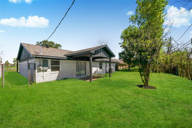 5442 Airport Boulevard, Houston, TX 77048