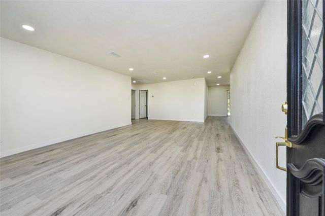 5442 Airport Boulevard, Houston, TX 77048