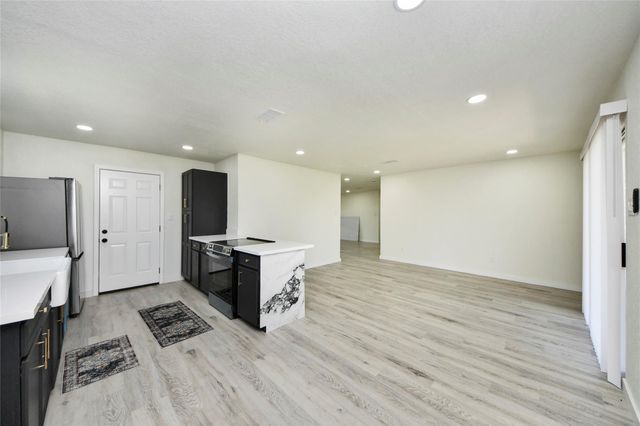 5442 Airport Boulevard, Houston, TX 77048