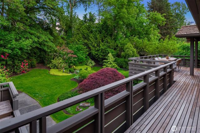 2420 82nd Avenue NE, Medina, WA 98039
