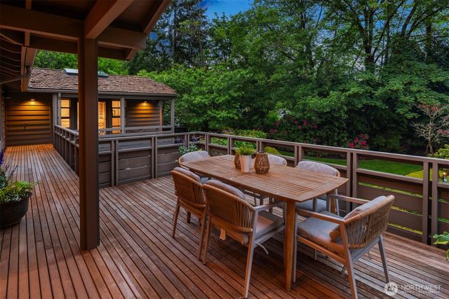 2420 82nd Avenue NE, Medina, WA 98039