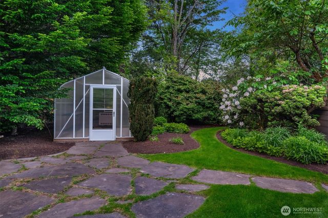 2420 82nd Avenue NE, Medina, WA 98039