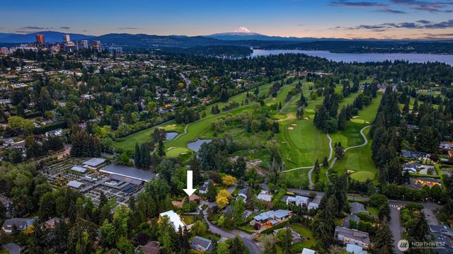 2420 82nd Avenue NE, Medina, WA 98039
