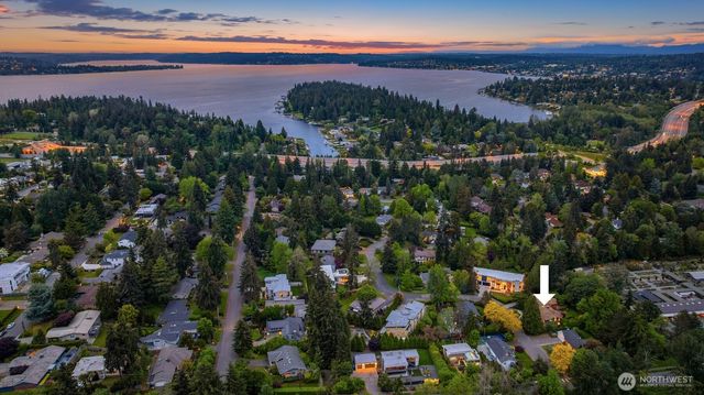 2420 82nd Avenue NE, Medina, WA 98039
