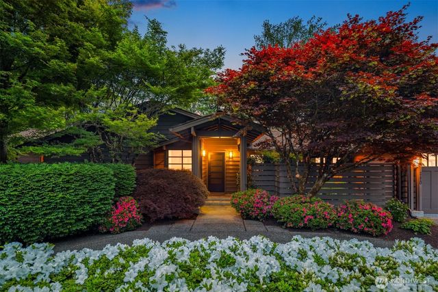 2420 82nd Avenue NE, Medina, WA 98039