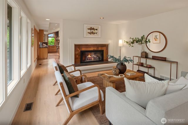 2420 82nd Avenue NE, Medina, WA 98039