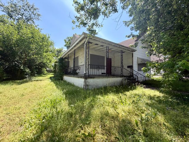 620 S Douglas Avenue, Springfield, MO 65806