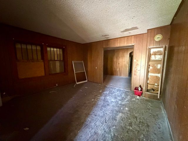 620 S Douglas Avenue, Springfield, MO 65806