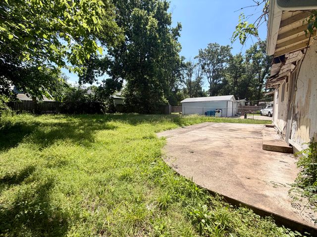 620 S Douglas Avenue, Springfield, MO 65806