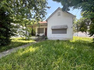 620 S Douglas Avenue, Springfield, MO 65806