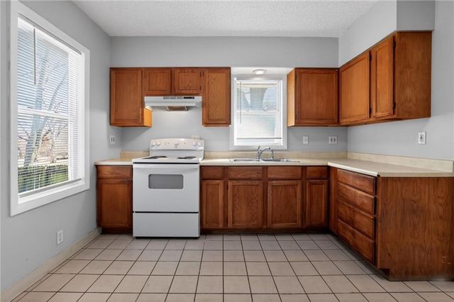 5605 Ditzler Avenue, Raytown, MO 64133