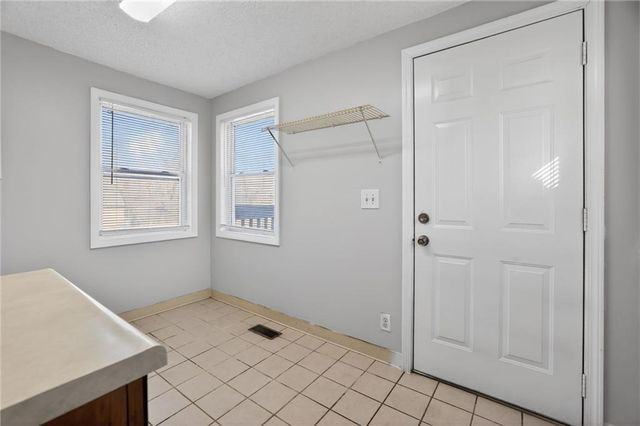 5605 Ditzler Avenue, Raytown, MO 64133