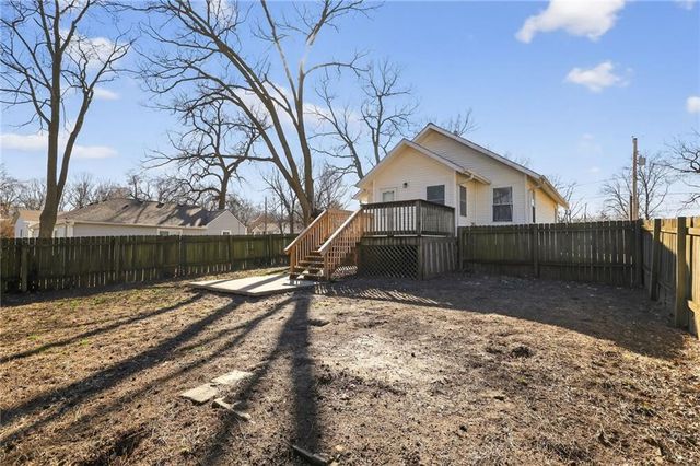 5605 Ditzler Avenue, Raytown, MO 64133