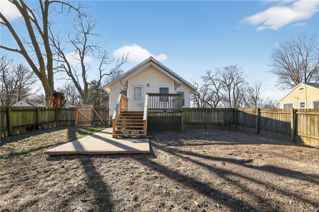 5605 Ditzler Avenue, Raytown, MO 64133