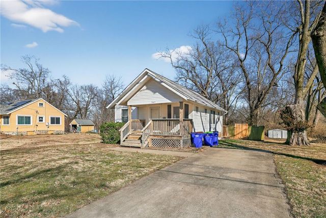 5605 Ditzler Avenue, Raytown, MO 64133