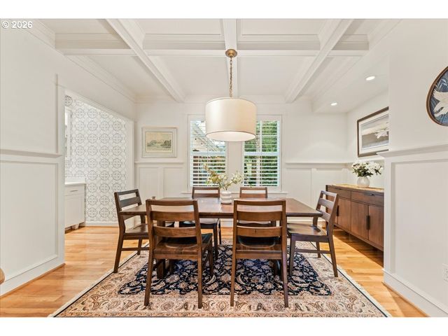 3788 CALAROGA Dr, West Linn, OR 97068