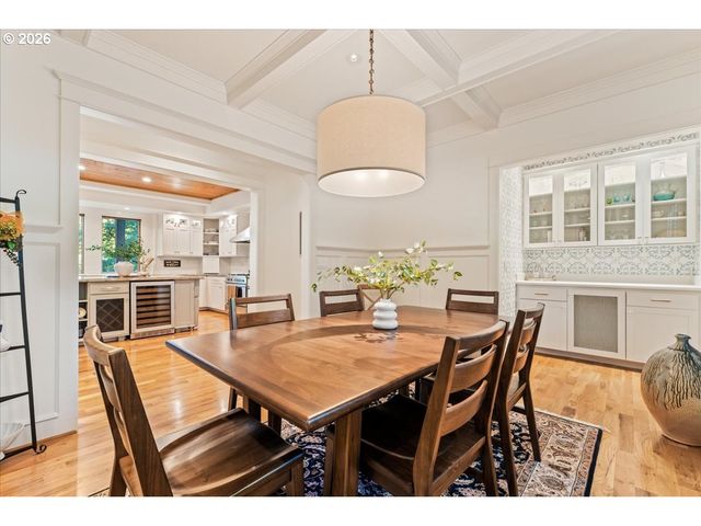 3788 CALAROGA Dr, West Linn, OR 97068