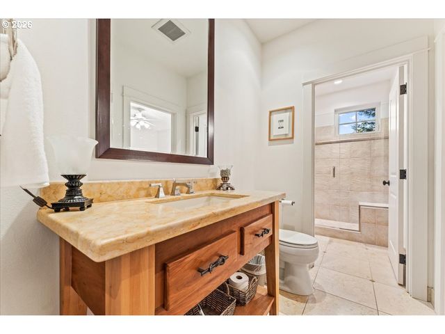3788 CALAROGA Dr, West Linn, OR 97068