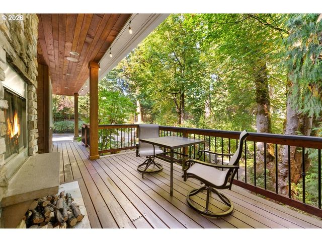 3788 CALAROGA Dr, West Linn, OR 97068
