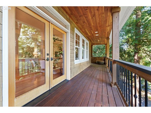 3788 CALAROGA Dr, West Linn, OR 97068