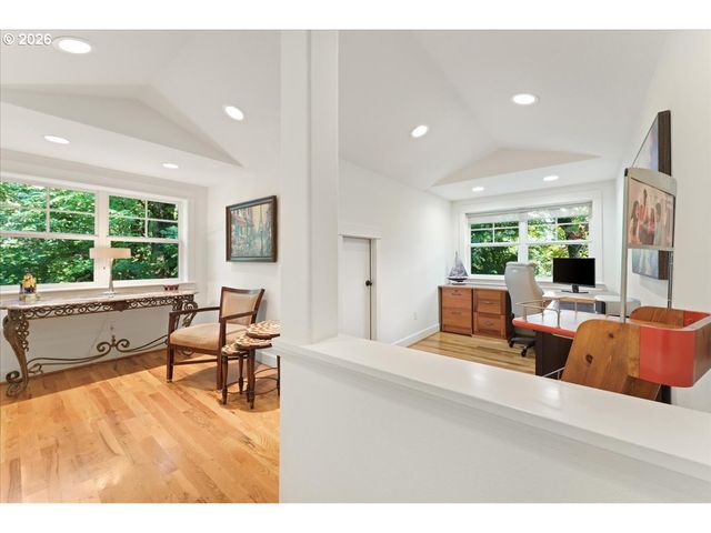 3788 CALAROGA Dr, West Linn, OR 97068