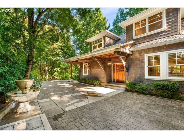 3788 CALAROGA Dr, West Linn, OR 97068