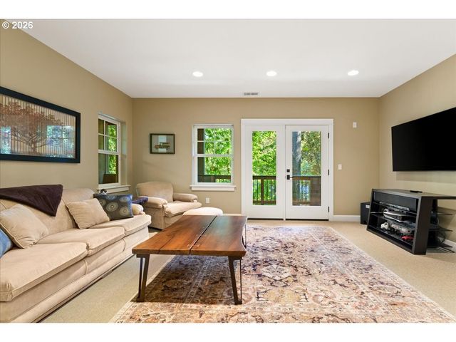 3788 CALAROGA Dr, West Linn, OR 97068