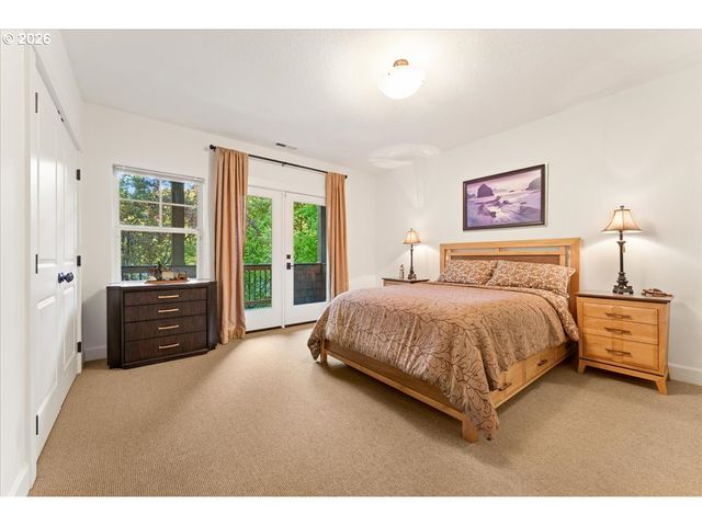 3788 CALAROGA Dr, West Linn, OR 97068