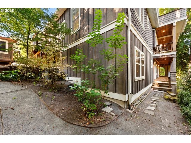3788 CALAROGA Dr, West Linn, OR 97068