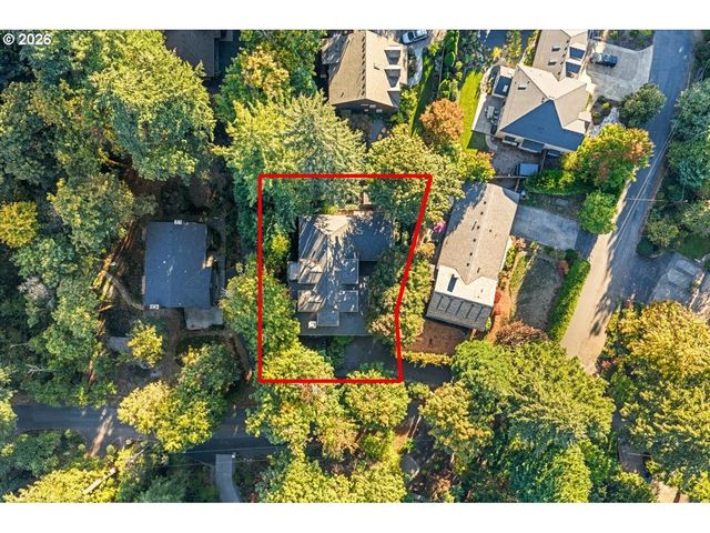 3788 CALAROGA Dr, West Linn, OR 97068